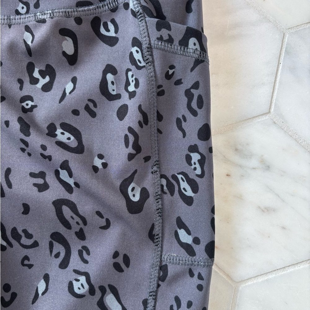 Tapout Gray Shorts and Legend Leopard Print Leggings size Medium - Picture 2 of 7